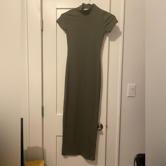 MOCK NECK HUNTER GREEN DRESS - Picture 1 of 3